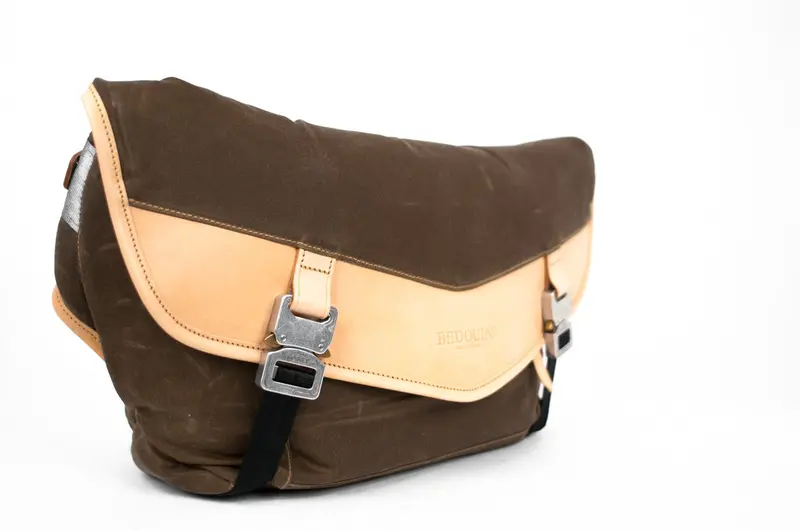 Genghis Medium Messenger Bag (Made In England 🇬🇧) 1