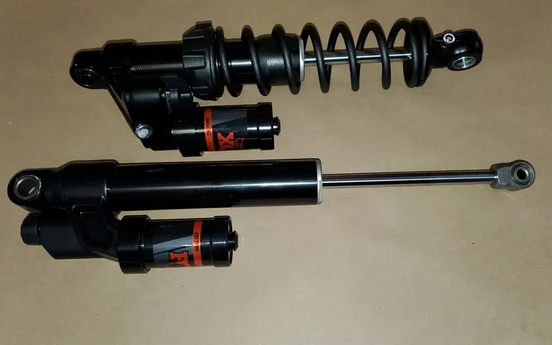 Rear Track Shocks - Lightweight 1.5 Zero Qs3-R (Center) / Lightweight 1.5 Zero Qsr With Lockout (Rear) 1